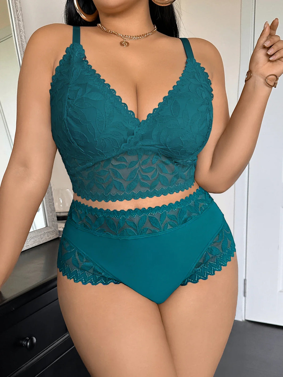 Blooming Lace ✨ Plus Size Floral Lingerie Set – Wireless Mesh Bra & Matching Panties