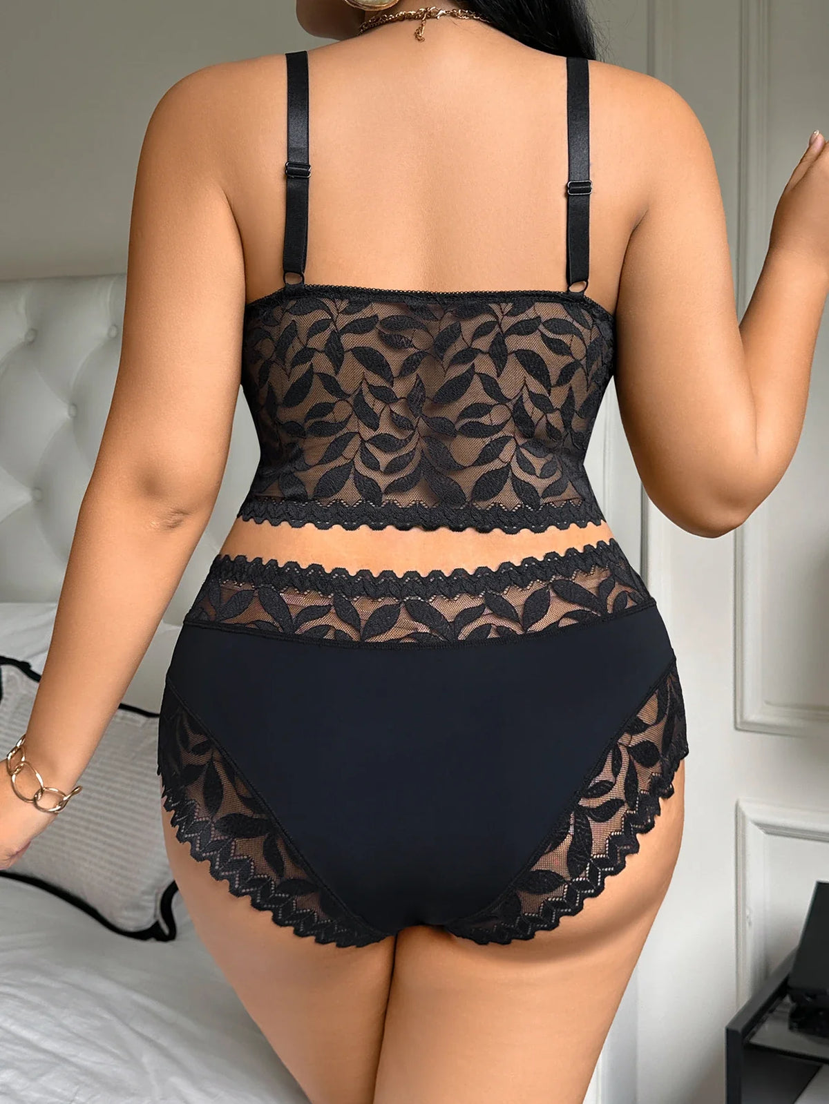 Blooming Lace ✨ Plus Size Floral Lingerie Set – Wireless Mesh Bra & Matching Panties