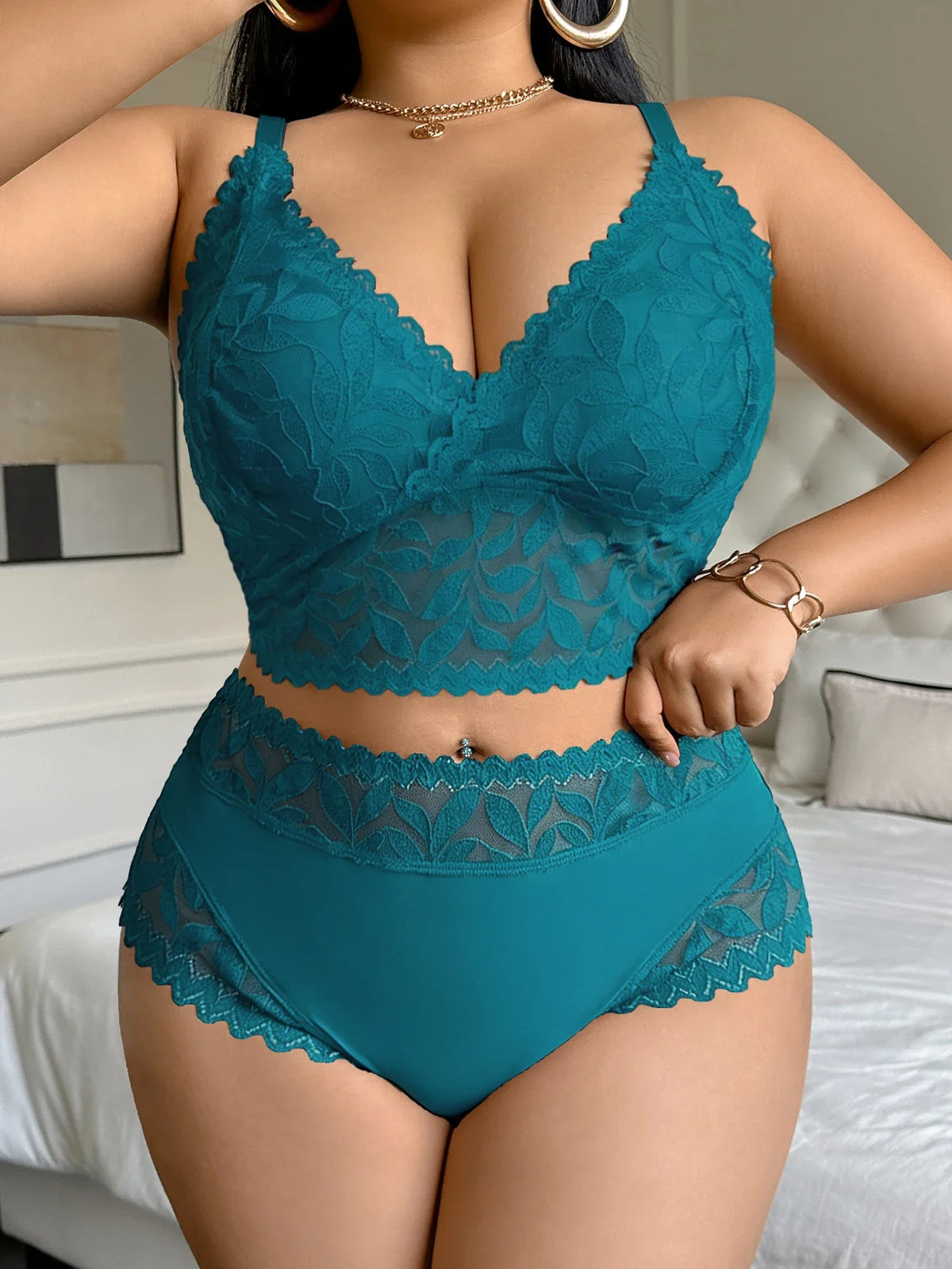 Blooming Lace ✨ Plus Size Floral Lingerie Set – Wireless Mesh Bra & Matching Panties